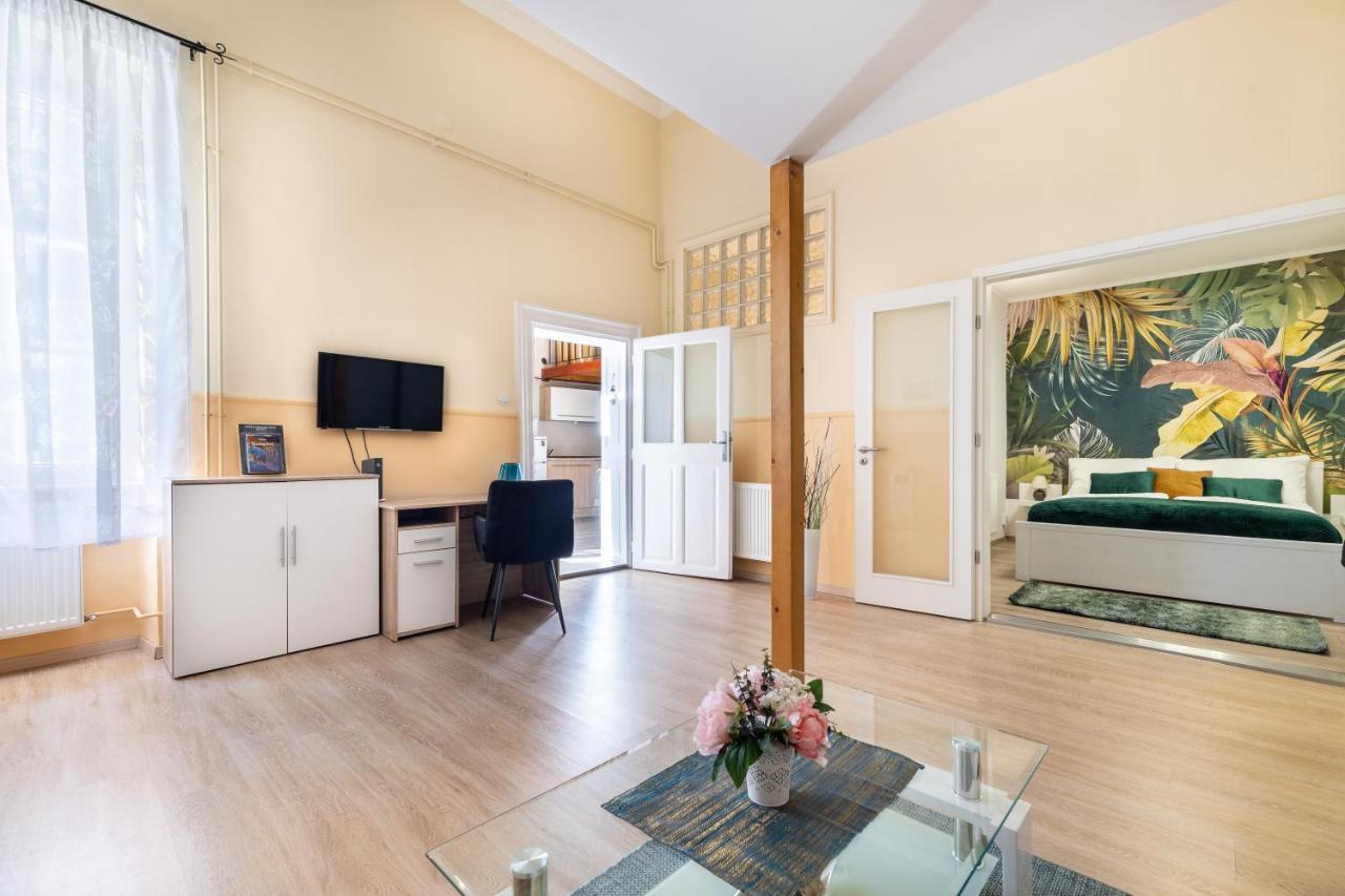 Simply The Best Location Budapest Ngoại thất bức ảnh