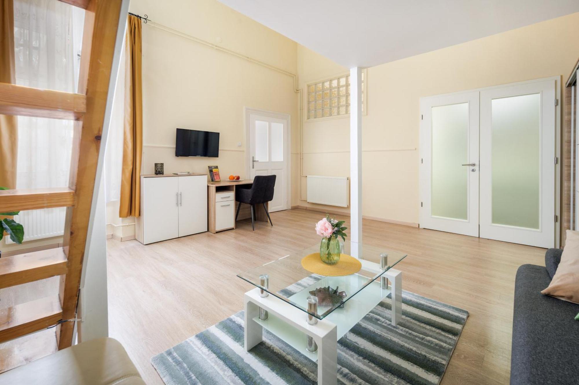 Simply The Best Location Budapest Ngoại thất bức ảnh